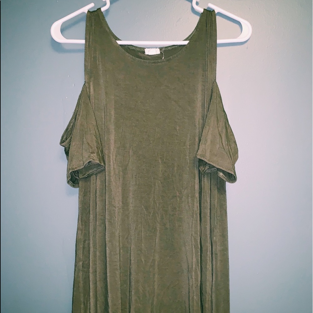 green dress